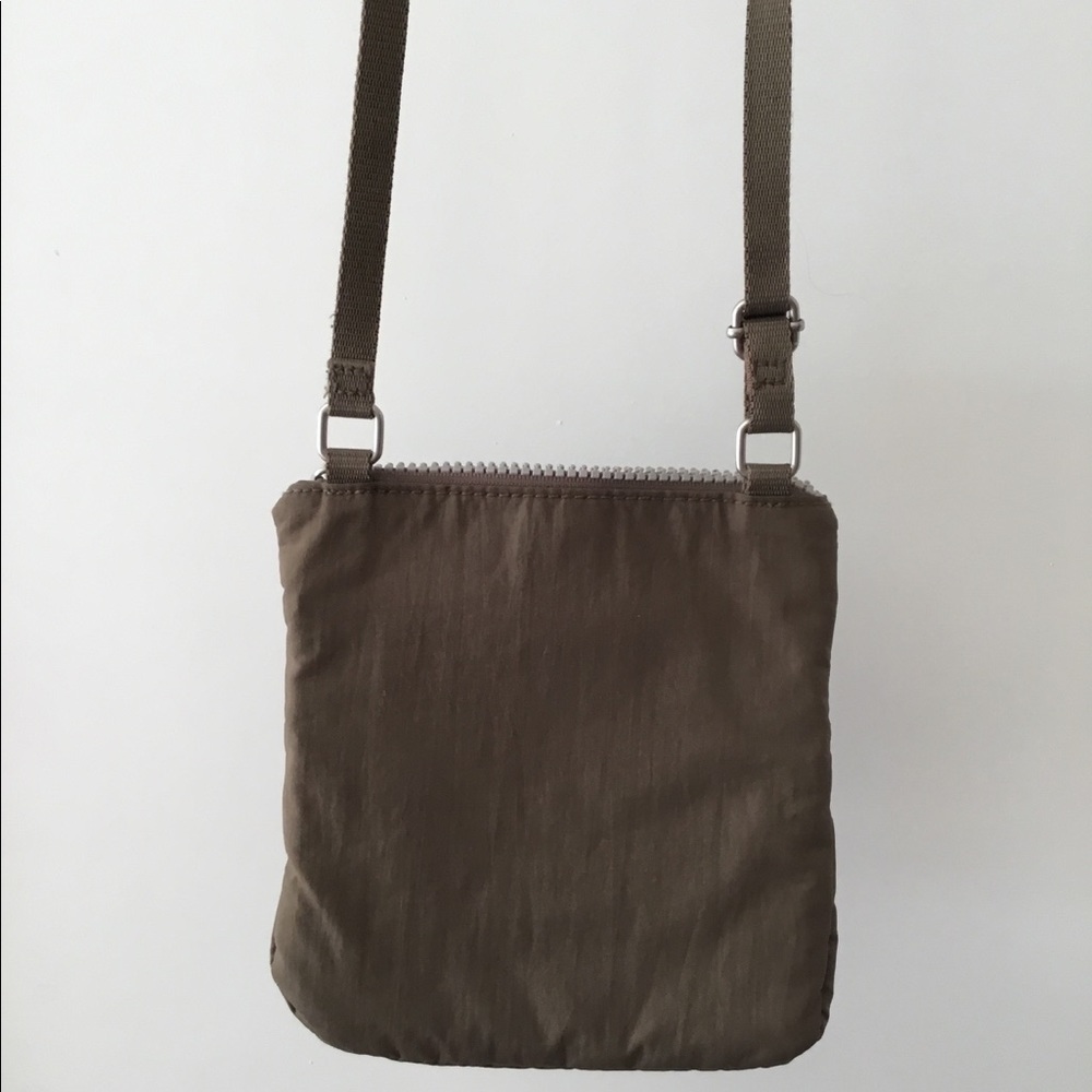 Cross over - Picture 2 of 7